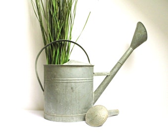Vintage Galvanized Watering Can European Spouted Large Bucket Sprinkling Tub Planter Metal Garden Farmhouse Rustic Industrial Porch Decor