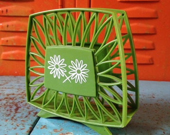 Adorable Vintage 70s Avocado Green Napkin Holder with White Daisies * Retro Kitchen Decor * 1970's Holder with Flowers * Kitschy Kitchen