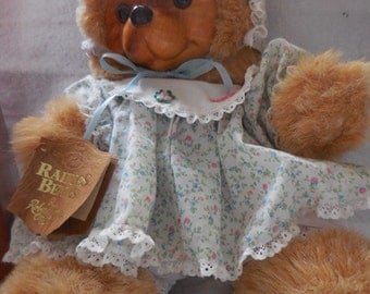 Susie Raikes Bear - includes original box and certificate of authenticity - limited edition 1988