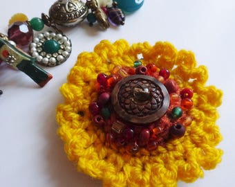sunflower brooch, yellow brooch, crochet sunflower, gift for her, hat decoration, boho flower pin , yellow flower brooch, sunflower pin,