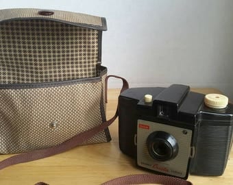 Vintage Kodak Brownie Camera Bag with Adjustable Strap and 'Cresta' Brownie Camera. c1950s