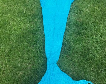 Mermaid knit blanket, Mermaid tail blanket, adult size in Turquoise