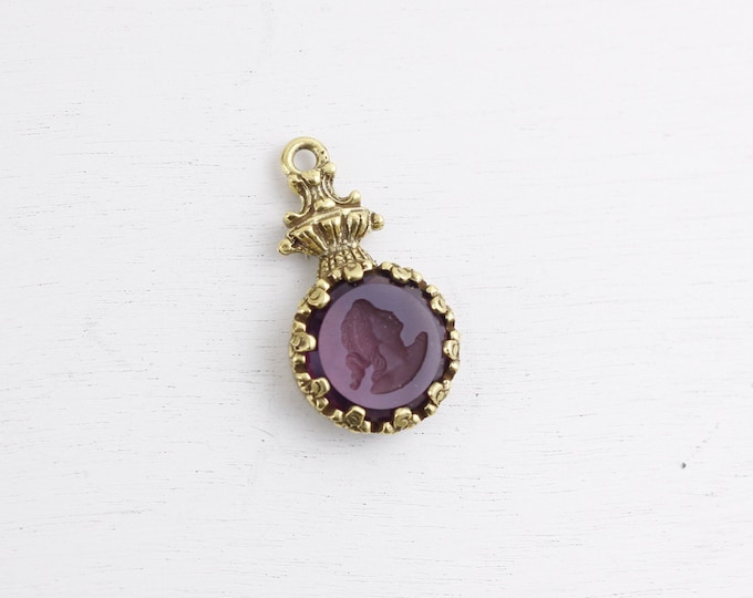 Vintage purple pendant, steampunk pocket watch fob, Goldette glass intaglio portrait pendant, Victorian costume accessory, watch accessory