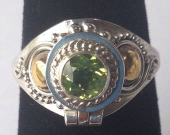 Beautiful Sterling Silver Genuine Peridot Poison Ring, Sterling Silver ring size 7, 925 Silver Ring, Green Stone Ring, Silver Poison Ring