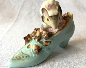 Beatrix Potter Figurine "The Old Woman Who Lived in a Shoe"