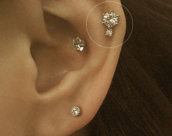 AAA CZ diamond stud cartilage Earrings/ helix earrings/Helix/Piercing Jewelry/Tragus earrings/Tragus stud/Flower Piercings/Jewelled Barbell
