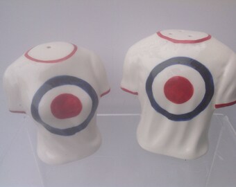 Mod target t shirt style salt and pepper set