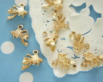 5 pcs Tiny Goldfish Charm (15mm10mm H10mm) AZ370