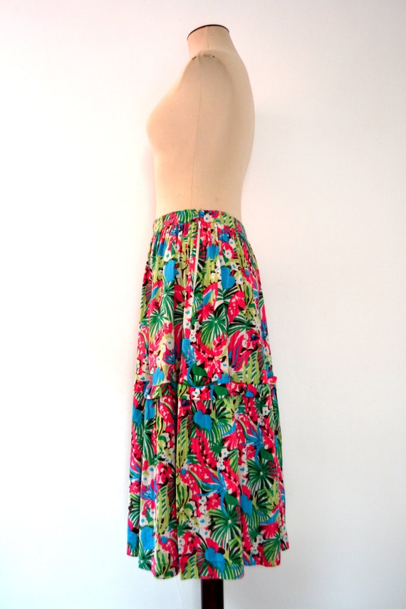 Fabulous Vintage Tropical Printed Full Skirt in a Beautiful