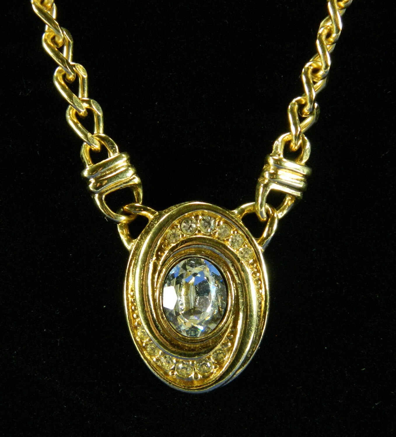 Trifari Gold Tone Pendant Necklace Oval Clear Center Stone