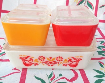Vintage Pyrex Friendship birds red orange fridgie refrigerator dish set with lids. Baking. Cooking. Vintage kitchen. Chef. Food storage.