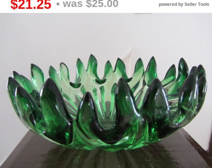 Green Glass Finger Bowl, Ash Tray, Green Glass Bowl, Glass Candy Dish, Center Piece Dish, Weighted Glass Bowl, Green Bowl Glassware