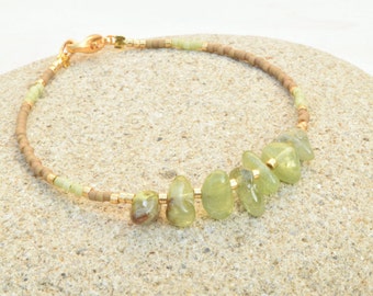 Peridot bracelet, Seed beads bracelet, Peridot jewelry, Olive green bracelet, Miyuki bracelet, Raw stone bracelet, Gift for her