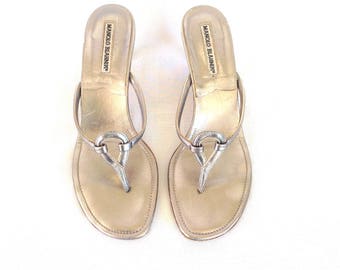 Manolo Blahnik Silver Leather T-Strap Kitten Heel Sandals 38 1/2