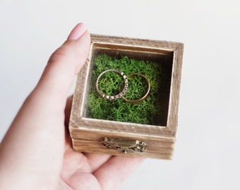 Rustic Wedding Ring Box With Moss - Glass Box, Ring Bearer Box, Wooden Wedding Box, Romantic Wedding, Shabby Chic, Wedding Ideas, Brown Box