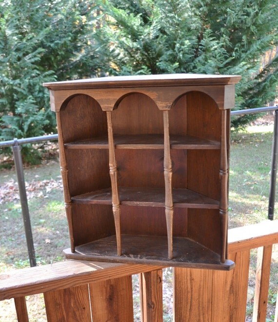 Vintage Wooden Corner Shelf Collectible Display Wood Spindles