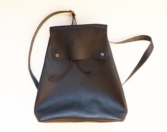 Black leather backpack / Minimalist, chic and pratical / woman gift /