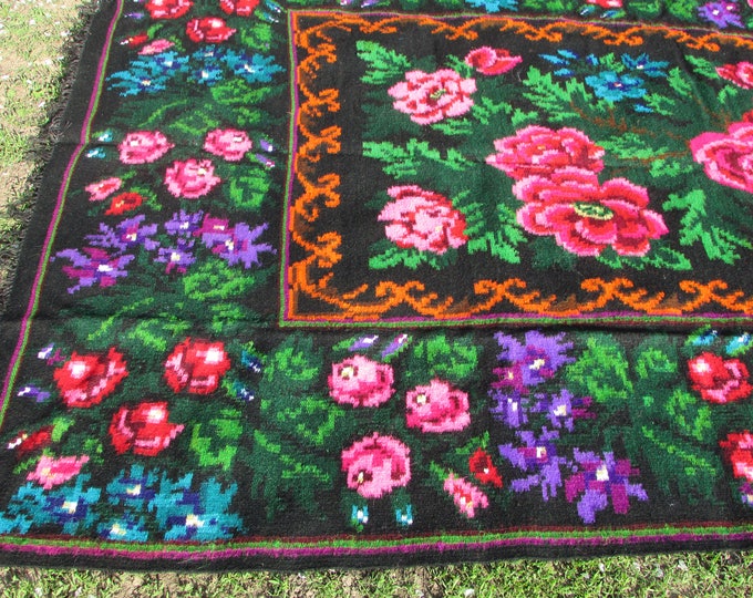 Bessarabian Kilim & area rugs. Vintage Moldovan Kilim, Rose kilim rug, handmade carpet. Vintage handwoven wool rug carpet. Floral Kilim