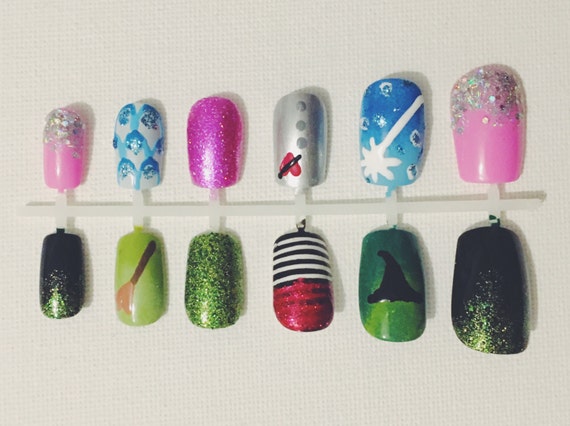 Items similar to Wicked the Musical themed False Nails on Etsy
