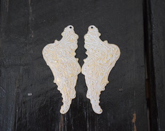 Matte Gold Whitewash Patina Wing Brass Pendants,1 Pair