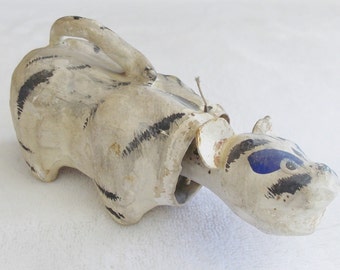 Unusual Vintage Super Primitive Folk Art Papier Mache Cat Nodder