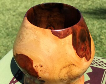 Hawaiian Milo wood Vase - 4" (10.2cm) diameter x 5" 9 (12.7cm) tall