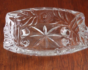Cendrier vintage en verre taillé//vide-poches//coupelle à bijoux