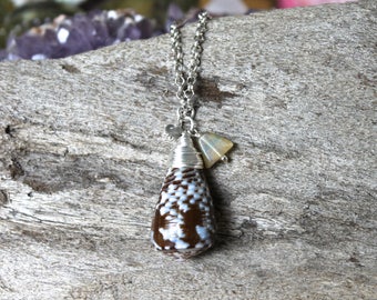 Hawaii Seashell Jewelry - Natural Boho Necklace - Beach Jewelry from Hawaii - Hawaiian Jewelry - Hawaiian Shell Necklace - Seashell Necklace