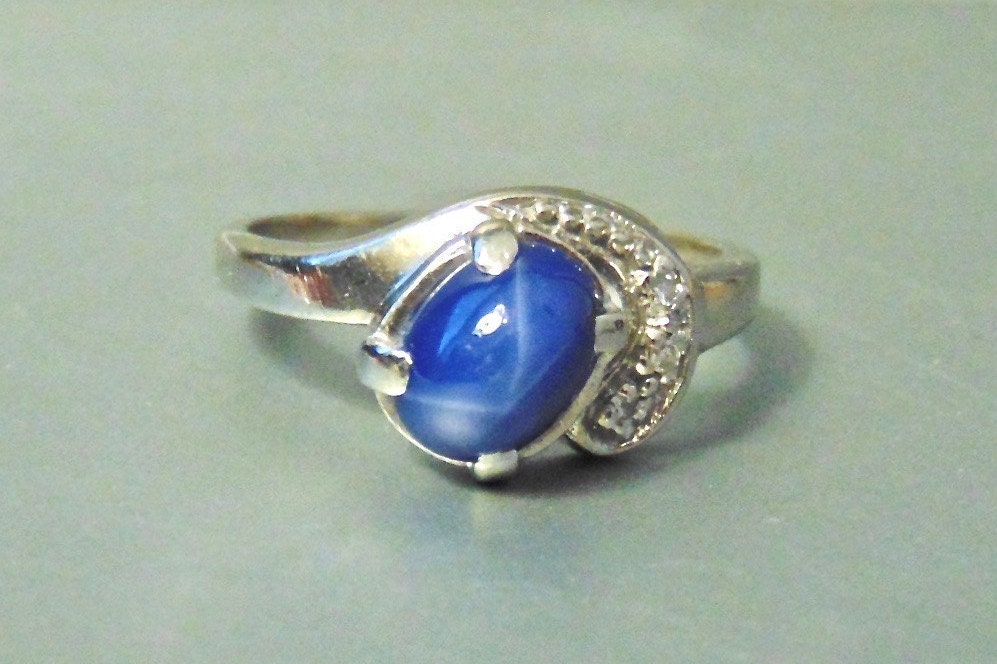 Vintage Natural Blue Star Sapphire and Diamond 14K Ring White