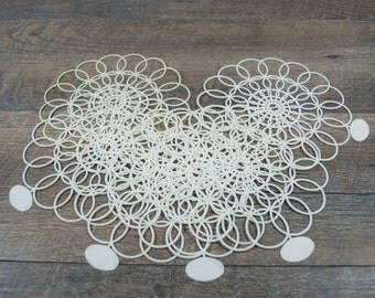 Vintage Tupperware Plastic Doilies / Set of 5 / White Table Decor / Tea Time / Child's Kitchen Playset / Baby Wedding Shower / White Spiral