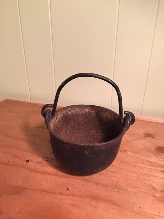 Vintage Cast Iron 6" Smelting Pot from OhHappyDayFinds on Etsy Studio