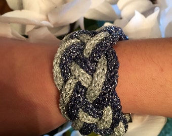 Bracelet manchette tricoté en lurex, fashion hand knitted bracelet, Christmas Eve, Réveillon