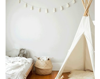 Ivory yarn tassel garland, natural room decor, kidsroom, babyroom, nursery, teepee, bohemian, boho, scandinavian, gender neutral colors