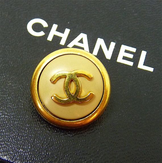 CHANEL Buttons Authentic Very Rare 075 19 cm