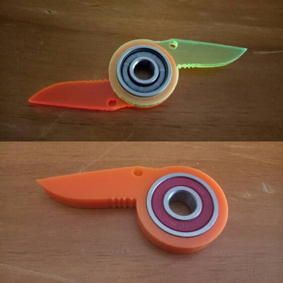 bladed fidget spinner