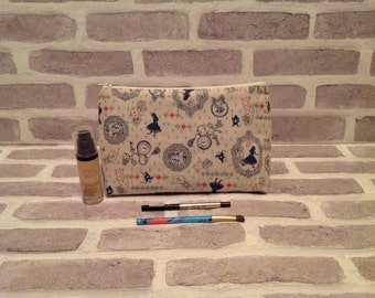 Alice in wonderland large makeup bag, Disney makeup bag, large make up bag, Alice in wonderland wash bag,large wash bag