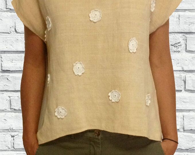 Blouse Canvas Cotton - Blouse with crocheted flowers - shirt without sleeves - Blouse vintage fabric - Blouse Line Soft - Large Neck Blouse