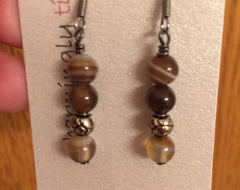Brown Sardonyx and gunmetal dangle earrings (E17-021)