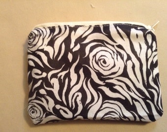 Coin purse - Black & White floral