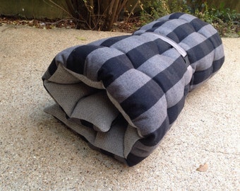 "Lord" floor cushion