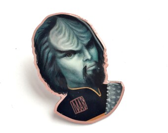 Worf - special edition Star Trek fan art offset enamel pin brooch by Mab Graves