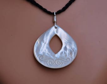 Mother of Pearl hand engraved Maori design~ pendant