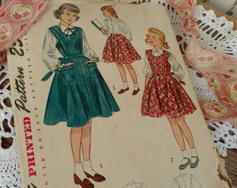 Darling Vintage Young Ladies Pinafore Pattern - Retro Simplicity Back to School Sewing Pattern, Size 10, School Jumper Pattern, Sewing Arts