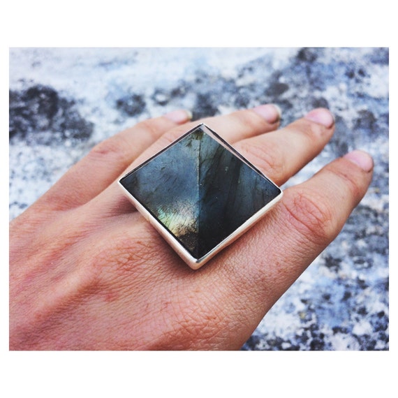 BESPOKE LABRADORITE RING - Limited edition- Sterling Silver Ring- Labradorite Ring- Pyramid ring- Chakra Ring- Statement Ring- Bohemian.