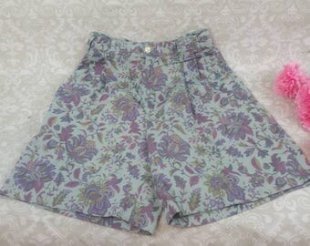 SALE 80s Summer Shorts for Women by Memphis Size 5 Vintage 1980s I Pleated High Waisted Shorts for Women Vintage 1980s I Summer Beach Shorts