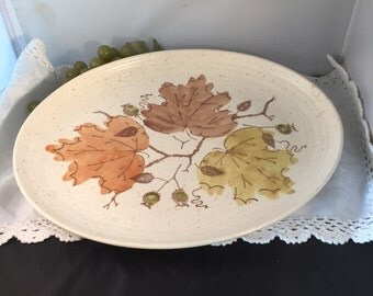E048 Metlox Poppytrail Autumn leaves platter