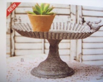 Lovebirds Oval Pedestal Tray