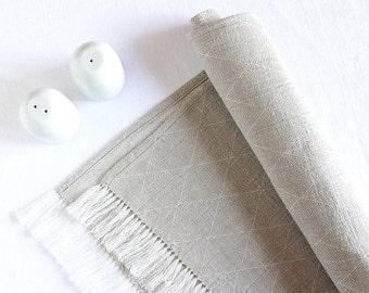 Fringed linen table runner - Scandinavian style modern - handmade - Christmas, Easter table decorations - chemin de table lin | 0053