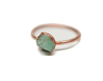 EMERALD Stacking Ring // Raw Emerald Ring // Midi Ring // Emerald Ring // Electroformed Emerald Ring // Dainty Emerald Ring // Rough Emerald