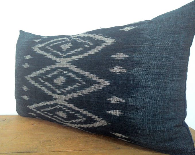 Beautiful Handwoven Indigo Pillow Cover / Gorgeous Hill Tribe Ikat Fabric Pillow Case / Bohemian Tribal Handmade Costume Textile